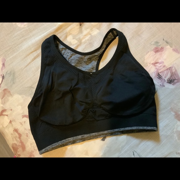 NEW! Reversible Seamfree Medium Impact Sports Bra - Picture 4 of 11